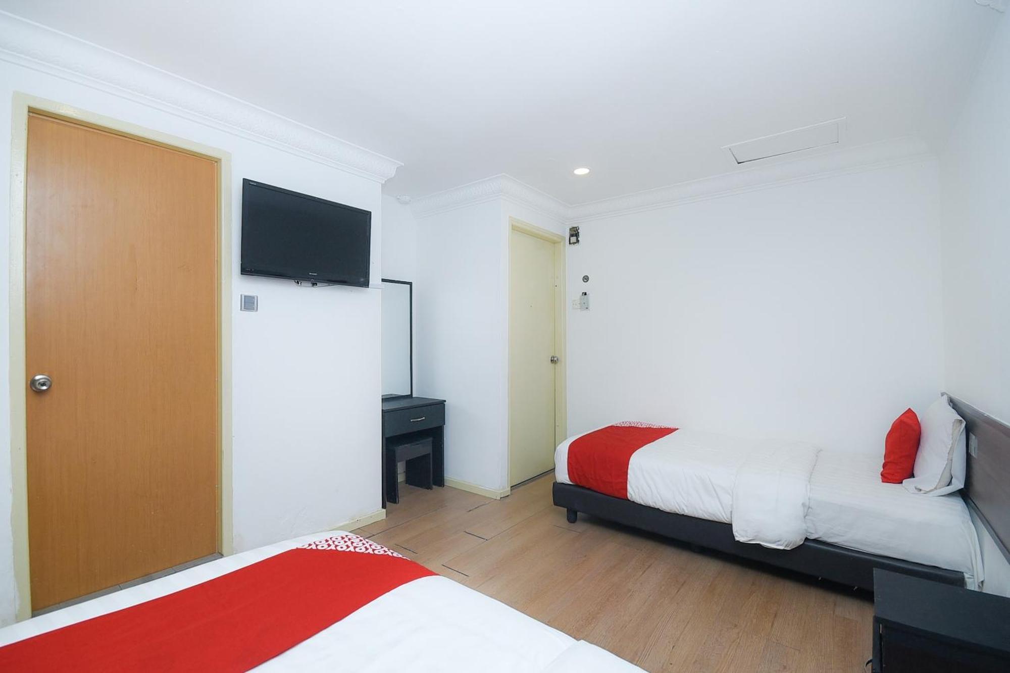Oyo 90820 River Inn Miri Exterior foto