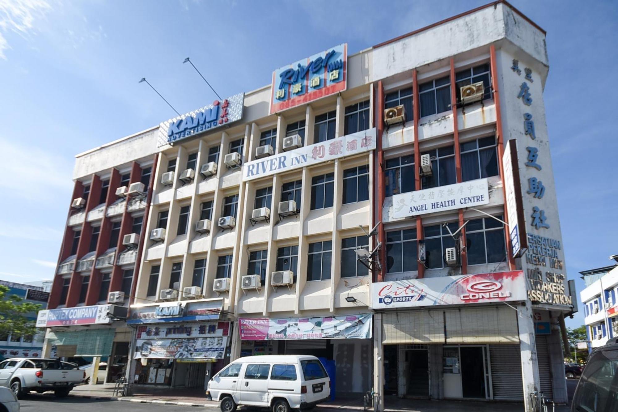 Oyo 90820 River Inn Miri Exterior foto